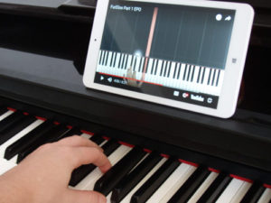 Piano Tutorials using tablet